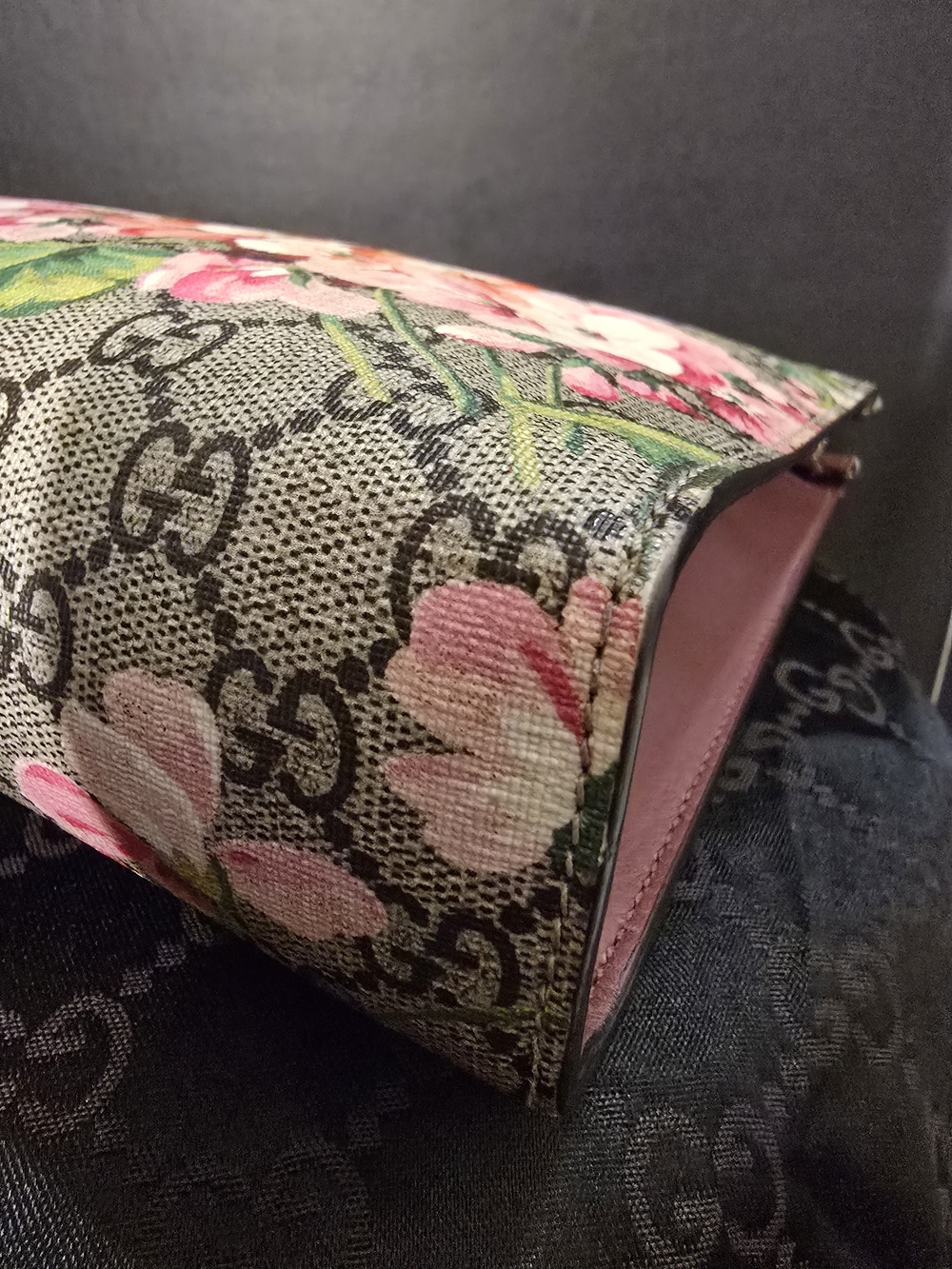 Gucci Floral GG Supreme Monogram Pouch - Rose Pink Floral Print - Picture 2 of 10